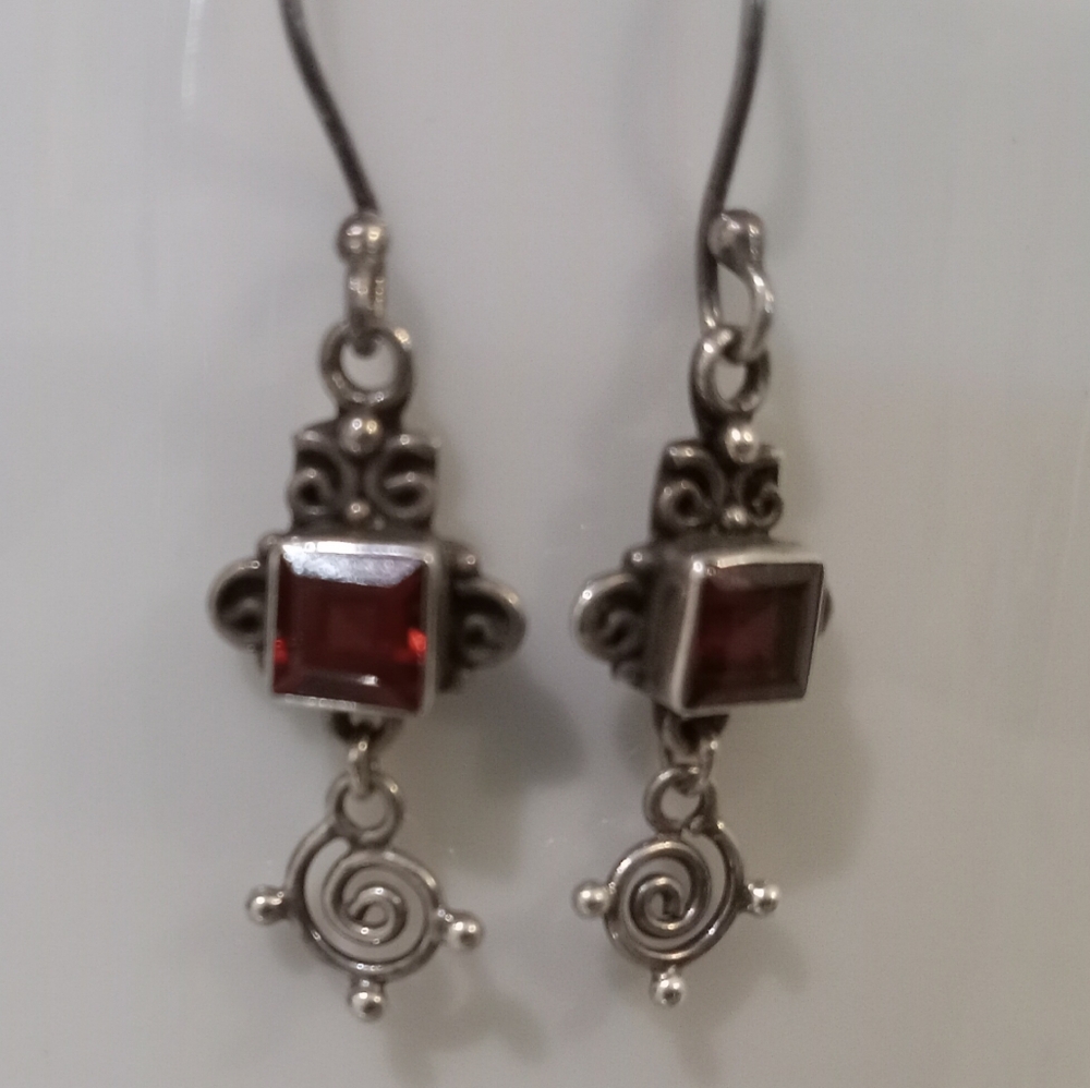 Sterling Silver .925 Swirl & Square Garnet Earrings - Picture 5 of 5